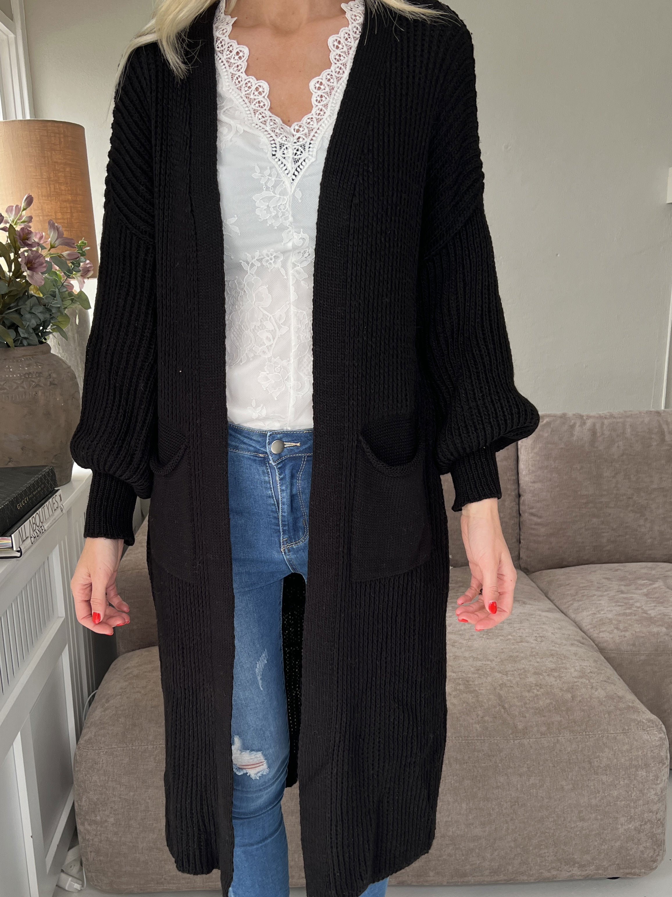 Sally - Strik cardigan med ballonærmer